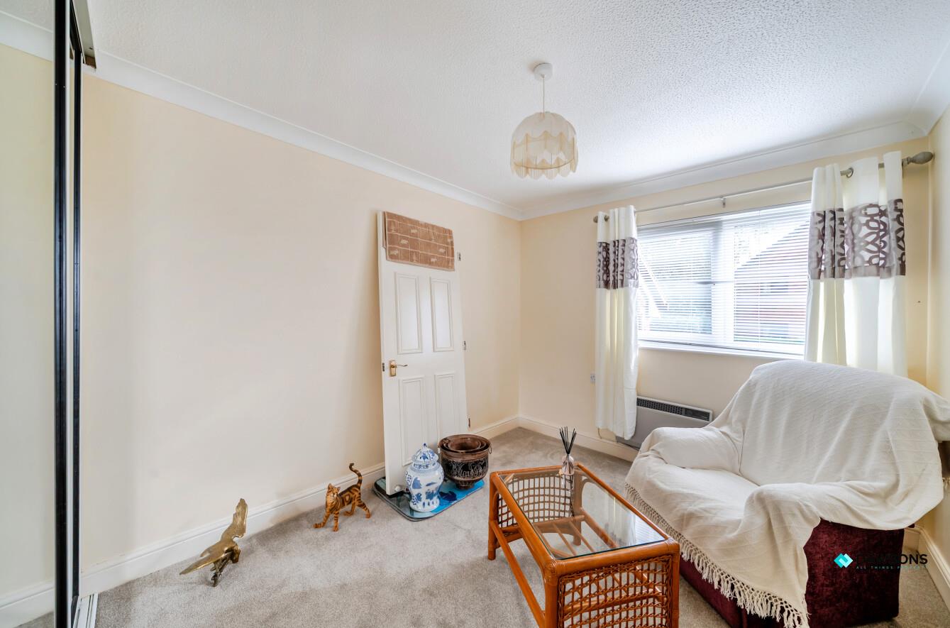 Folland Court, West Cross, Swansea, SA3 5BJ
